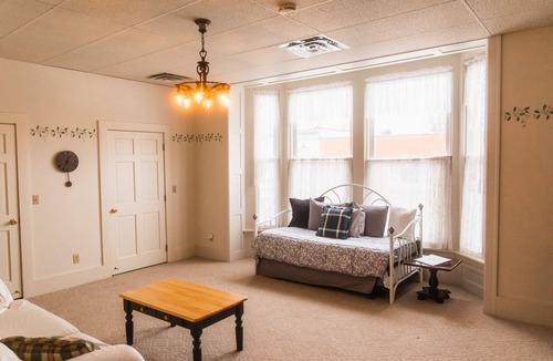 Corry Apartment | Sleeps 5 Fully Equipped Apartment Near Golf Courses
