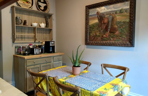 Emsworth House | SLEEPS UP TO TWELVE, FREE PARKING, NO CLEANING FEES & DISCOUNTS FOR 7+ DAYS