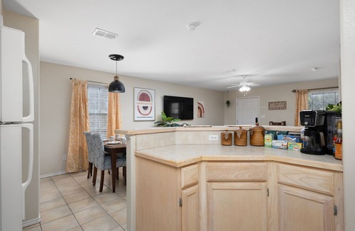 Harlingen House | Smart lock Boho chic 4 min from Airport