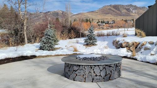 Eden House | Snowbasin Vista Pt C106 Ski Retreat Mtn Views