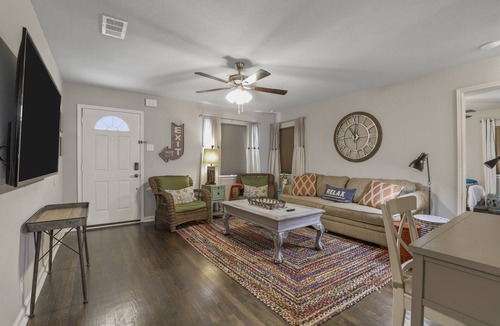 Central Arlington House | Soccer Championship | Walk to AT&T Stadium | Sleeps 6