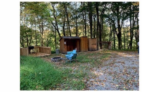 Elmora Cabin | Soothing 1-bedroom cabin in Elmora perfect for a relaxing getaway