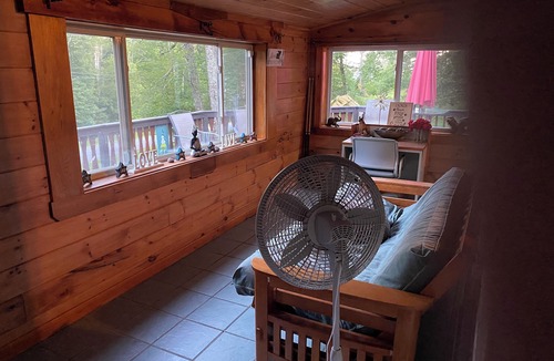 Day Cabin | Soothing cabin at Great sacandaga lake come enjoy the peace in a rural area.