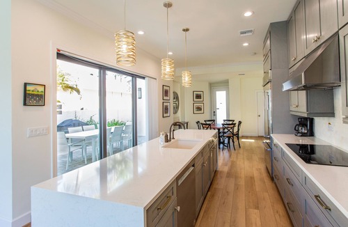Naples Park House | Sorrento Luxury Vacation Home: Expansive 5-Bedroom, 4.5-Bath Retreat with Private Pool, Hot Tub, and Pet-Friendly Accommodations – Just a Short Walk from Stunning Vanderbilt Beach