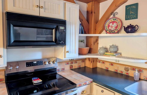 Sorrento House | Sorrento Post & Beam Retreat w/Deck & Fire Pit