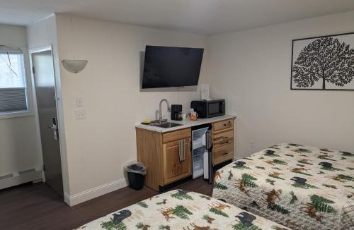 Canaan Hotel | South of the Border Room 8