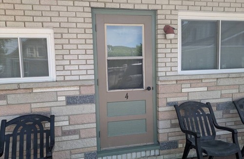 Canaan Apartment | South of the Border VT Room 4