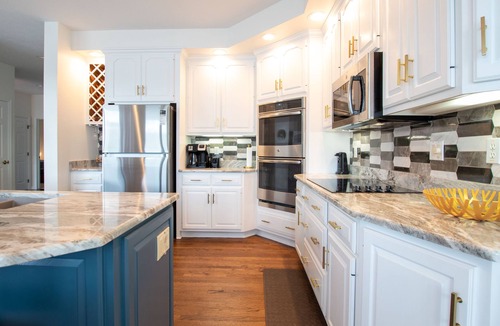 Honeoye House | Southwest Shores Chateau: Lakeside Family Getaway!