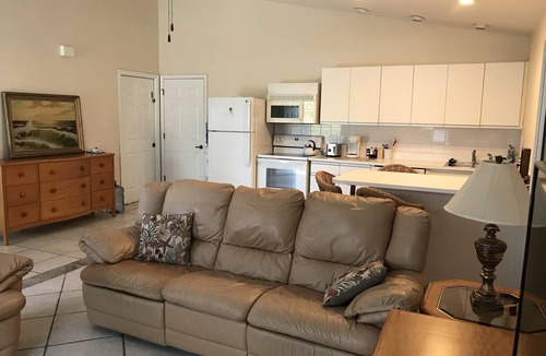 Naples Park Apartment | Spacious 1 Bedroom Villa 1 mile from Vanderbilt Beach