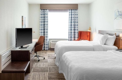 North Little Rock Hotel | Spacious 2-Queen Bed Unit w/Indoor Pool Near Historic Old Mill