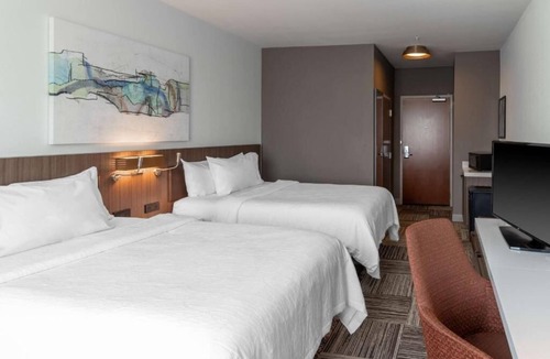 North Little Rock Hotel | Spacious 2-Queen Bed Unit w/Indoor Pool Near Historic Old Mill