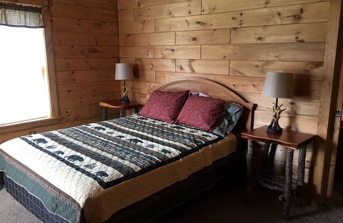 Inlet Cabin | Spacious 2br w/custom Adirondack craftsmanship