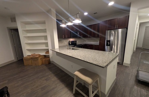 Addison Apartment | Spacious 3-bed 2-bath Apartment in Resort Style area