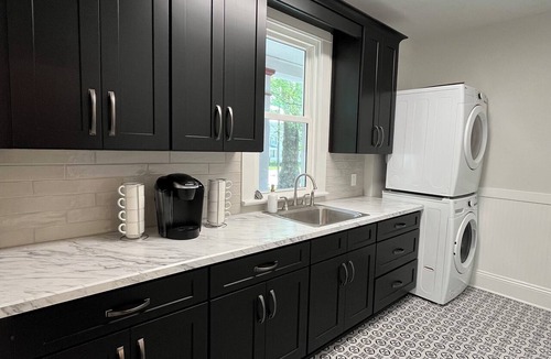 Niles House | Spacious 4-bedroom century house in Niles, Ohio. Close to many area attractions!