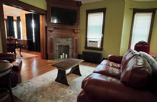 Niles House | Spacious 4-bedroom century house in Niles, Ohio. Close to many area attractions!