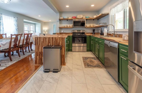 Meadville House | Spacious 4-bedroom house in Meadville, walking distance to Allegheny College
