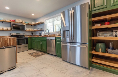 Meadville House | Spacious 4-bedroom house in Meadville, walking distance to Allegheny College