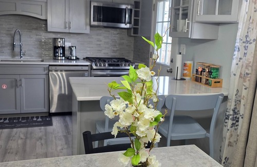 Summit Station House | Spacious 4-bedroom house in wonderful Columbus with essential amenities.