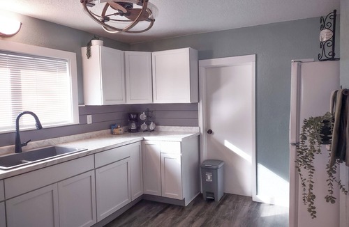 Bendena House | Spacious 4-bedroom house in pleasant Robinson with AC