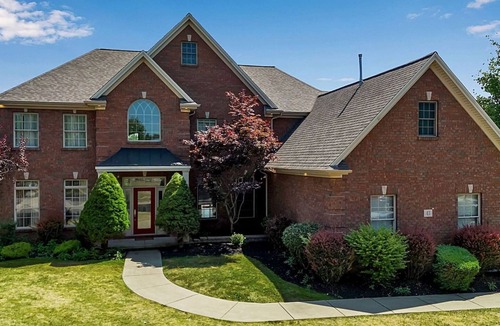 Amherst House | Spacious 4-Bedroom Lakefront Home| Fenced Yard|Nr UB & I-990| Ideal for Families