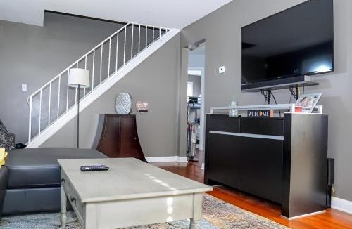 Columbus House | Spacious 4BR Close to Airport for Work and Families