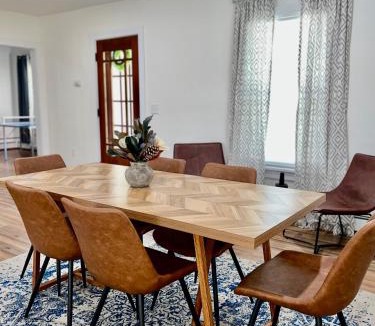 Minden House | Spacious 4BR home w 2BA, a workspace & king bed!