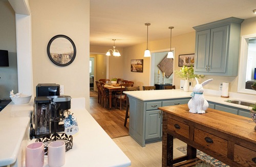 Prairie Grove House | Spacious 5-bedroom farmhouse with country views in charming Prairie Grove