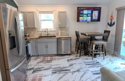 Lamoine House | Spacious 5-bedroom house in perfect Lamoine with AC