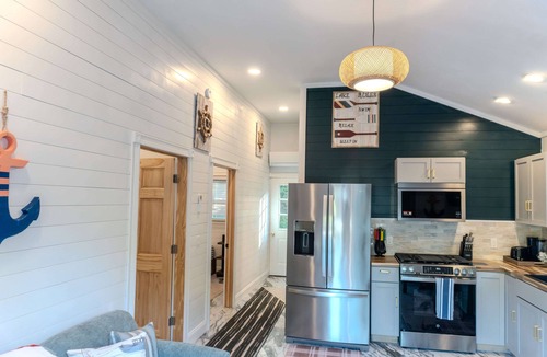 Lamoine House | Spacious 5-bedroom house in perfect Lamoine with AC