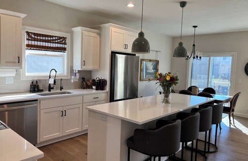 New Century House | Spacious 5BR Home Sleeps 12 - Pool - Family Friendly