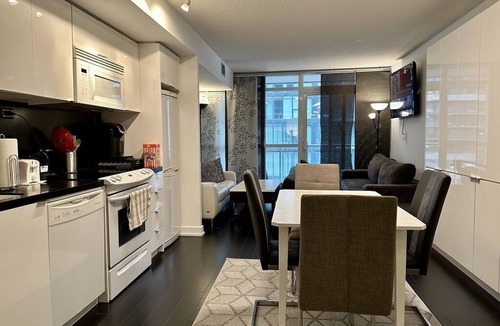 Wellington Place Hotel | Spacious & Central 1 bdrm 2 real beds