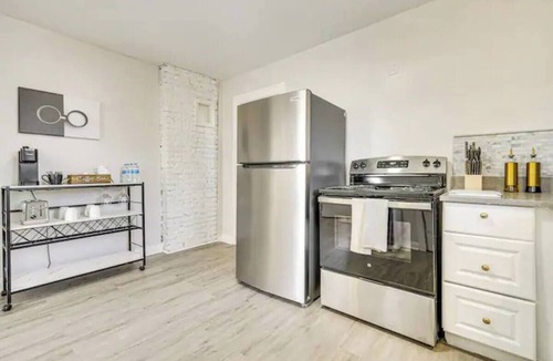 Hilltop House | Spacious & Charming Home Near Downtown Columbus - Minutes to OSU and Hospitals