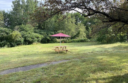 Frankfort Apartment | spacious clean vacation unit near Bangor and on your way to Acadia National Park