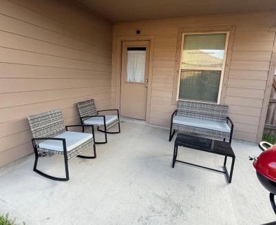 South Side House | Spacious Coastal Retreat for 6 Guests with Free WiFi