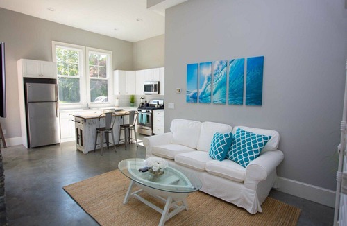 Middletown House | Spacious Compound for the Entire Family