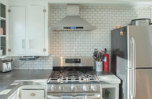 East Deering House | Spacious Craftsman w/Casco Bay Views. Hot Tub, Patio, Easy Access to Old Port