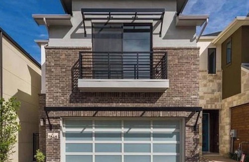 Vickery Meadow House | Spacious Dallas Townhome 3BR 10 Min to Downtown & DART