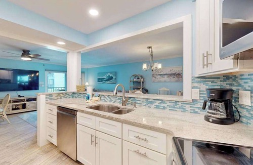 Ilexhurst Condo | Spacious double condo w balconies, Gulf views, shared pool & beach access