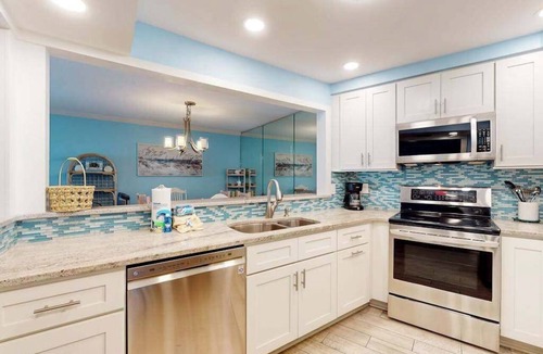 Ilexhurst Condo | Spacious double condo w balconies, Gulf views, shared pool & beach access