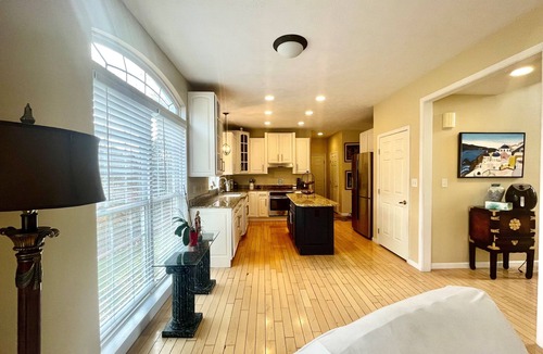 Wildwood House | Spacious equipped 4-bedroom 3.5 bath estate home-Fox Chapel Borough- Pittsburgh
