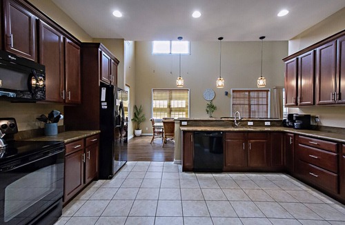 Bayside House | Spacious Family & Golf Retreat at Bayside