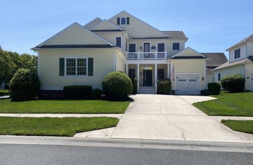 Bayside House | Spacious Family & Golf Retreat at Bayside