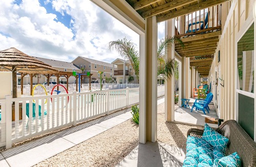 Corpus Christi House | Spacious Family Beach Retreat | 2 Heated Pools & Beach Walk
