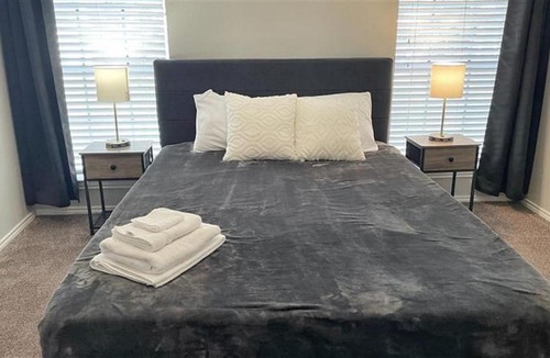 South Side Apartment | Spacious Family Value Retreat - Pool and Garage