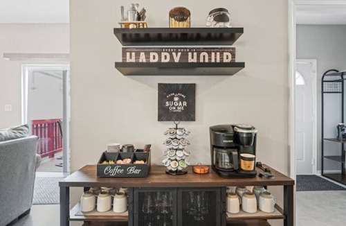 Kennedy King House | Spacious for Groups~Game Room~5 Min to Mass Ave