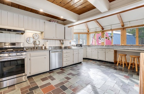 Bridgton House | Spacious home just 3 min. from Pleasant Mtn. Spectacular views of Mt Washington