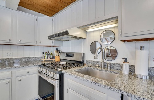 Bridgton House | Spacious home just 3 min. from Pleasant Mtn. Spectacular views of Mt Washington
