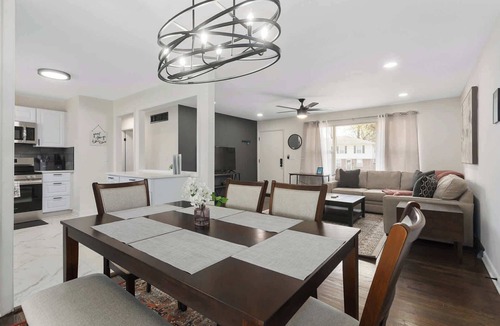 Lee's Summit House | Spacious Home+Sleeps 9+Pets Welcome+Steps to Shops