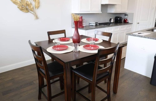 Rockwall House | Spacious Home w Putting Green -for Extended Stays