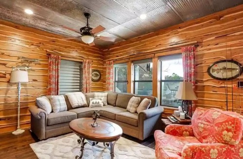 Granbury Cabin | Spacious lake front cabin with boat dock and panoramic lake view!